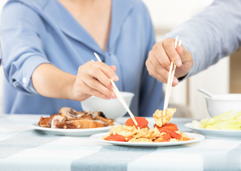 一天只吃一顿饭可以吗 如何看待一天只吃一顿